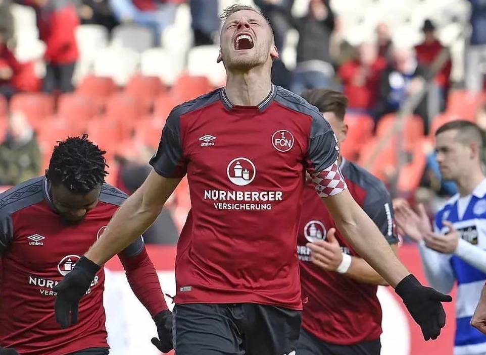 华体会登陆-沙尔克球队众志成城，备战重要比赛